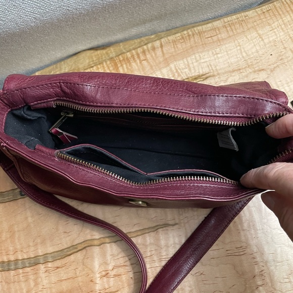 Gently used Wanderers LeatherTravel Co. Small Crossbody Bag. - Picture 4 of 7